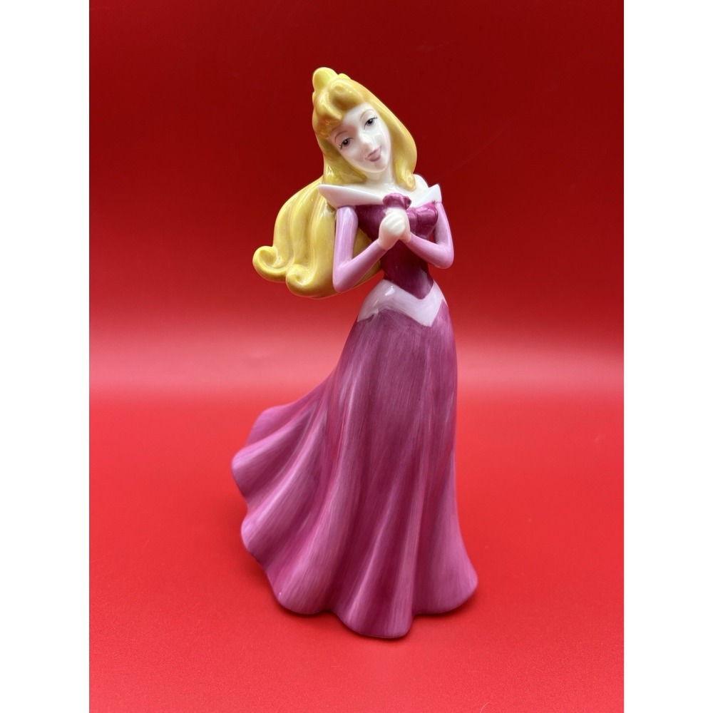 Royal Doulton Disney Sleeping Beauty Princess Aurora Figurine 6.75"